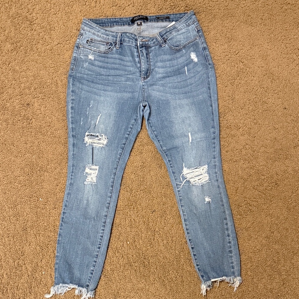 Judy Blue Light Blue Distressed Ankle Jeans